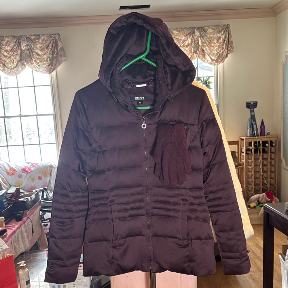 DKNY Women's Dark purple/brown  Puffer Jacket with Hood and matching gloves